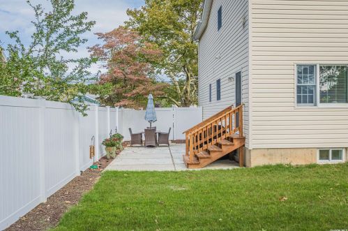 20 Grand Hvn Dr, Commack NY 11725-3126 exterior