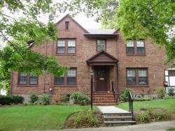 195 Carlton Rd, Newton, MA 02468-1825