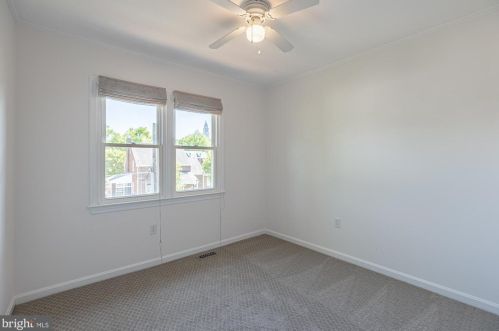 8 Chapman St, Alexandria VA 22301-2501 exterior