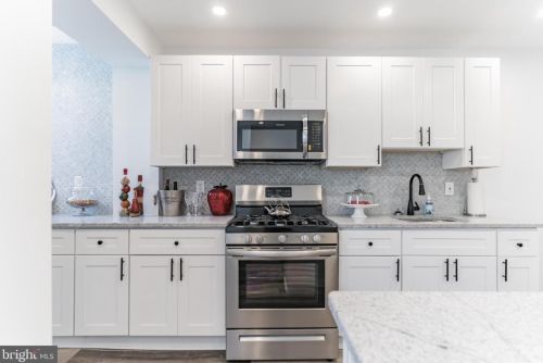 6225 Delancey St, Philadelphia PA 19143-1019 exterior