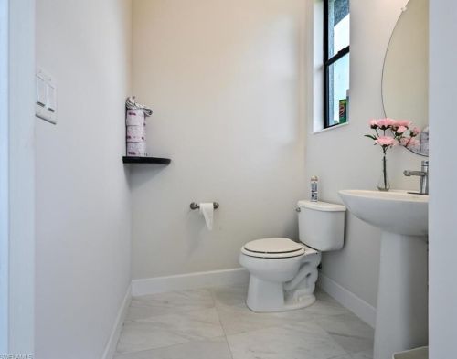 3391 7 Ave, Naples FL 34119-1523 exterior