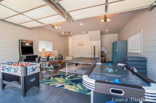 1810 Morning Glory Ln, Fennville MI  49408-9720 exterior