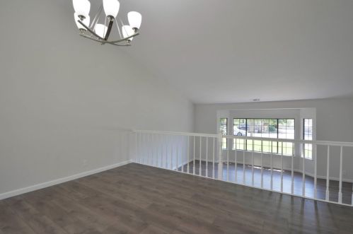 2103 Bristol Park Cir, Turlock CA  95382-2965 exterior