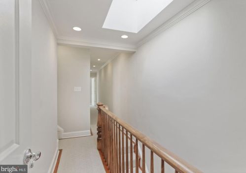 121 6 St, Washington DC 20002-2215 exterior