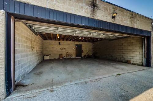 3921 Indiana Ave, Chicago IL  60653-2180 exterior