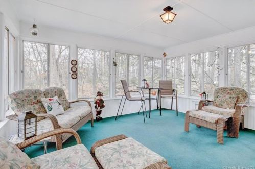 190 Mayflower Ln, Meriden CT 06450-3522 exterior