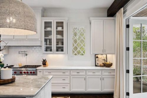 2652 Forrest Way, Atlanta GA  30305-3770 exterior