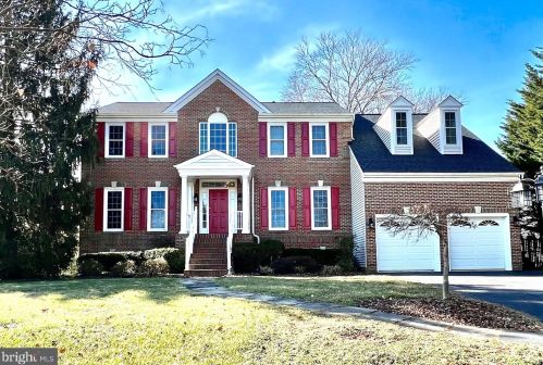 19812 Meredith Dr, Rockville, MD 20855-2426