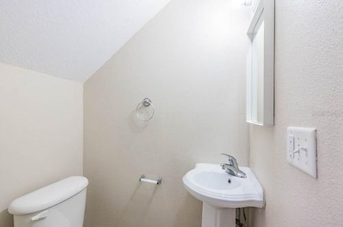 9509 Citrus Glen Pl, Tampa FL 33618-4018 exterior