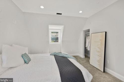 5020 Hanna Pl, Washington DC  20019-5818 exterior