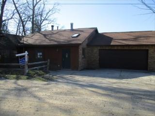 2679 Lakeview Dr, Brandon MI  48462-9215 exterior