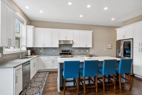 3617 Emerald Ave, Chicago IL 60609-1807 exterior