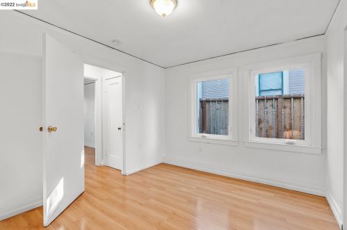 2736 Wallace St, Berkeley CA 94702-2232 exterior