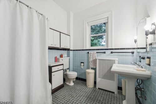 117 Maplewood Ave, Maplewood NJ 07040-1233 exterior