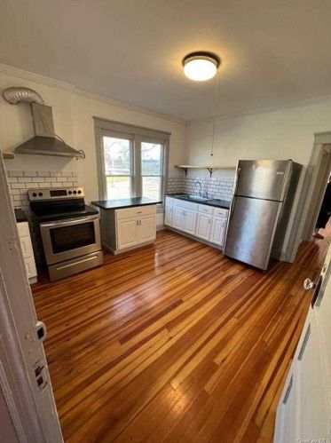 18 Innis Ave, Poughkeepsie NY  12601-3703 exterior