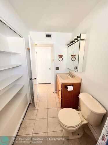 124 Lobster Rd, Fort Pierce FL  34983-1718 exterior