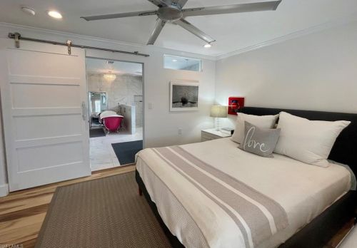 2120 Sandpiper St, Naples FL 34102-1505 exterior