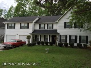 5903 Castlegate Dr, Atlanta GA  30349-6900 exterior