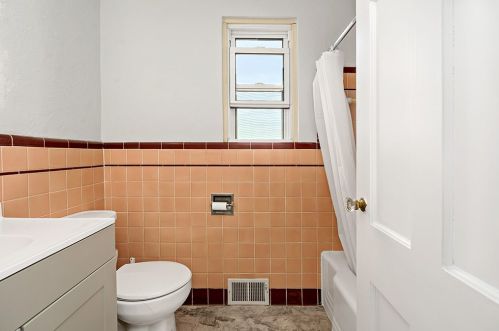 1238 Justine St, Pittsburgh PA  15204-2406 exterior