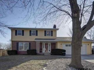 1113 Surrey Rd, Omaha, NE 68046-2814