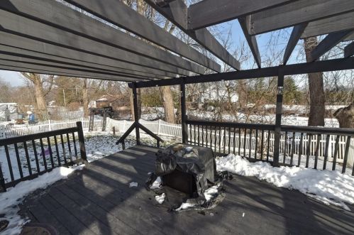 25 Circle Dr, West Springfield MA  01089-1724 exterior