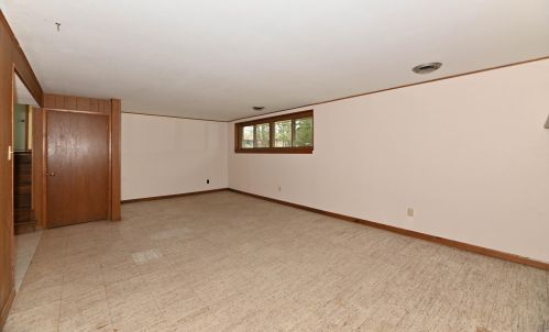 4870 37th St, Milwaukee WI  53221-2570 exterior