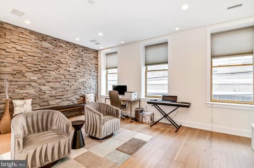 1261 26 St, Philadelphia PA 19146-4402 exterior