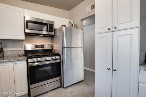 6457 Calle Cappela, Tucson AZ  85710-5303 exterior