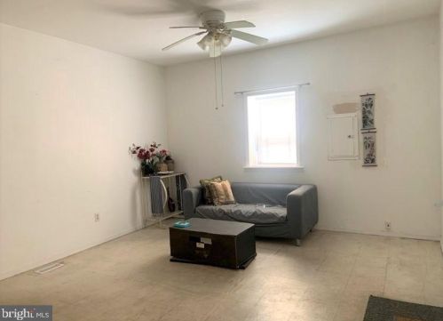 2113 28 St, Philadelphia PA 19145-2522 exterior