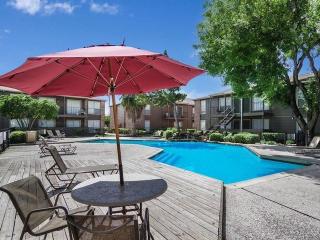 8001 Tidwell Rd, Houston TX  77040-5524 exterior