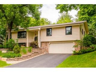 4305 Camelot Dr, Hopkins MN  55345-2557 exterior