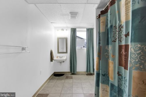 1 Little Knoll Dr, Hanover PA  17331-9280 exterior