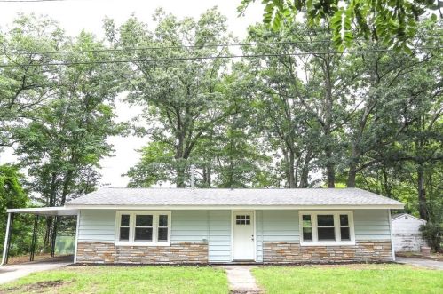 28 Breeze Dr, Worcester, MA 01602-2802