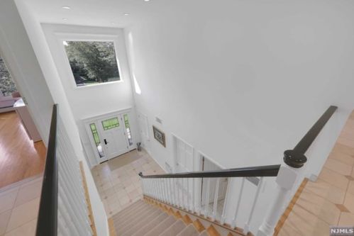 65 Holland Ave, Demarest NJ  07627-2705 exterior