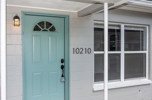 10210 Lola St, Tampa, FL 33612-7162