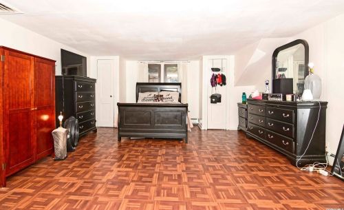 273 Essex St, Babylon NY 11704-2108 exterior