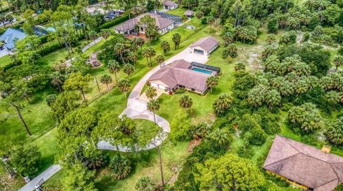 1381 29 St, Naples FL 34117-3120 exterior