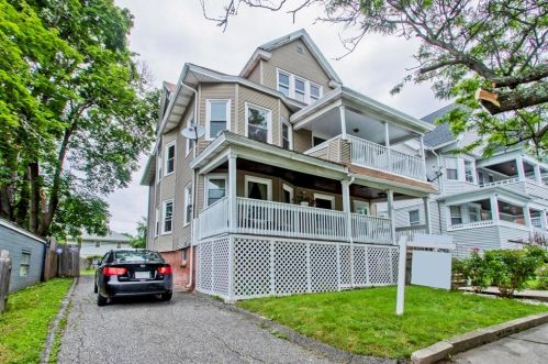 11 Chase Ave, Springfield MA  01108-1601 exterior