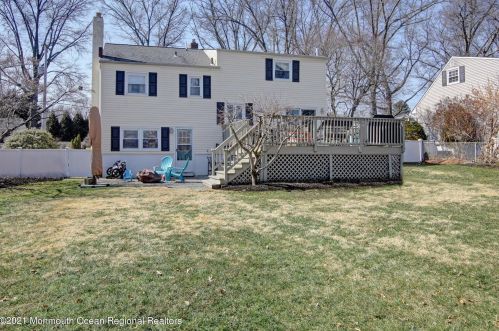 27 Birch Dr, Red Bank NJ 07702 exterior