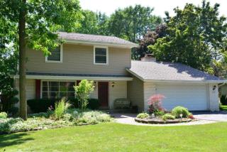 7384 Chadwick Rd, Milwaukee, WI 53217-3407