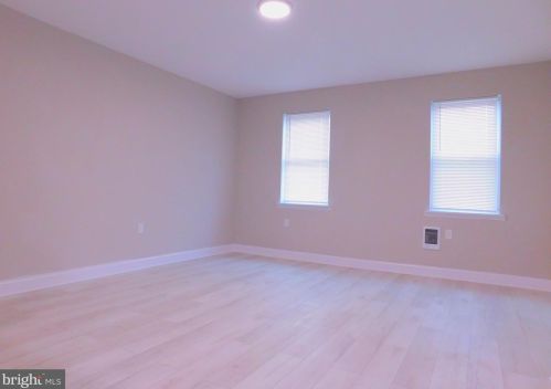 1904 2nd St, Philadelphia PA 19122-1939 exterior