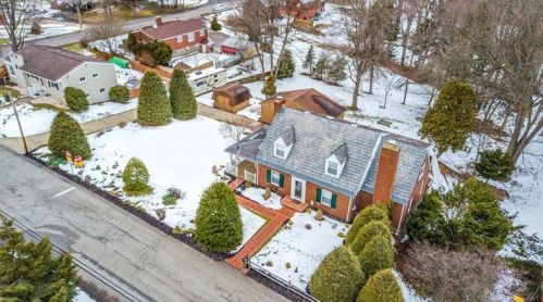 138 Sunset Dr, Pittsburgh PA 15228-2550 exterior