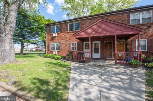 602 Garnet Dr, Burlington NJ  08016-4713 exterior