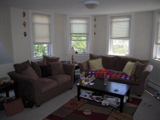 10 Adelphi Ave, Providence RI  02906-4120 exterior