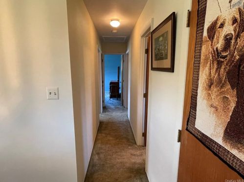 1065 Dolsontown Rd, Middletown NY 10940-4749 exterior