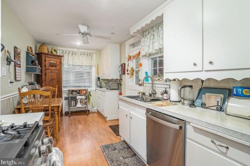 25 Myrtle Ave, Pittsburgh PA 19083-5706 exterior