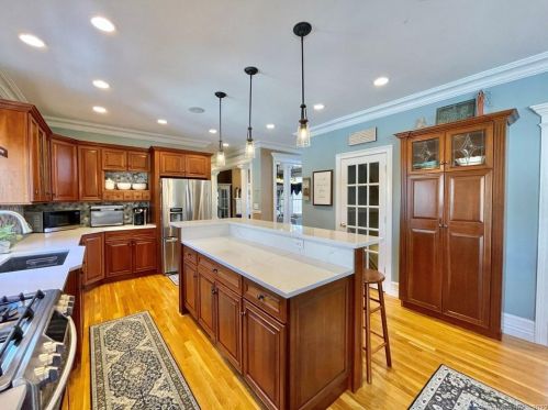 27 Patrick Dr, Seymour CT 06483-2372 exterior