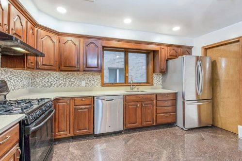 2655 Netherland Ave, Bronx NY 10463-4808 exterior