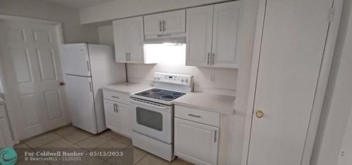 2069 Hideaway Cir, Fort Pierce FL  34952-4801 exterior