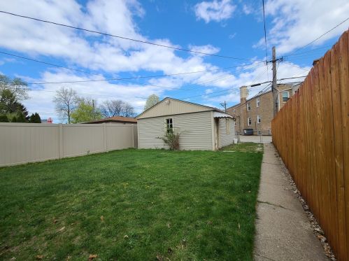 6217 Nagle Ave, Chicago IL  60638-4207 exterior